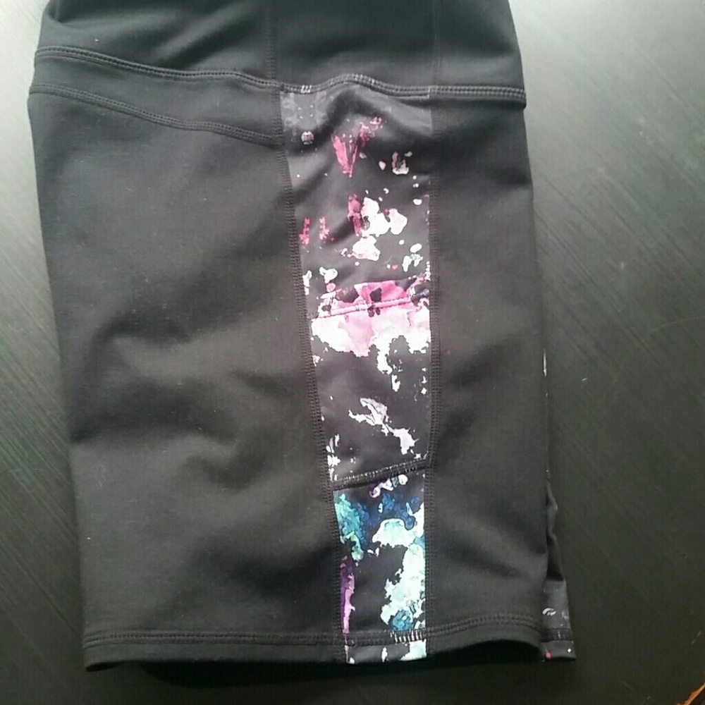 //NEW//Fabletics Yoga Shorts